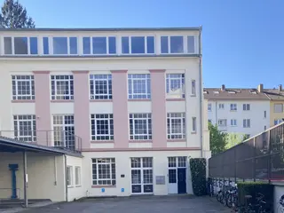 Die Fassade des neuen Fundbüros in der Amalienstraße 79 in Karlsruhe